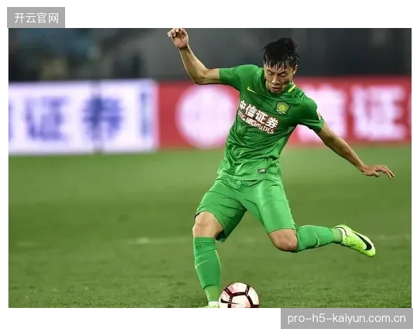 队长马尔基尼奥斯率领巴黎后防线表现稳健，并成功入选赛季最佳阵容。